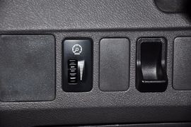 2011款长城腾翼V80自动标准型到店实拍