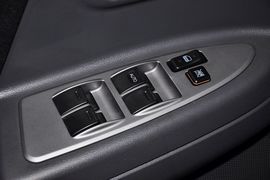 2011款长城腾翼V80自动标准型到店实拍