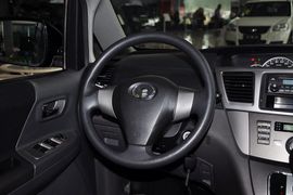 2011款长城腾翼V80自动标准型到店实拍