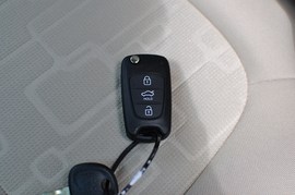 2011款起亚K2