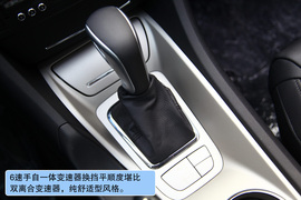 2011款东风雪铁龙C5拉菲红试驾