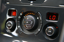 法国试驾标致3008