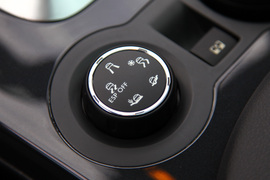 法国试驾标致3008