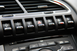 法国试驾标致3008