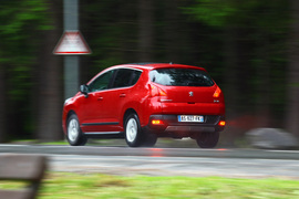 法国试驾标致3008