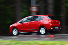 法国试驾标致3008