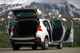 法国试驾标致3008