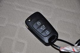 2011款起亚K2