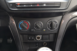 2017款长城风骏5欧洲版2.4L汽油四驱精英型大双排4G69S4N