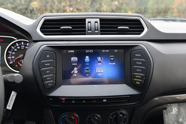 2017款长城风骏5欧洲版2.4L汽油四驱精英型大双排4G69S4N