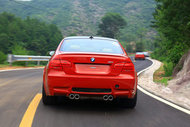 2011款宝马M3双门碳纤车顶试驾体验实拍