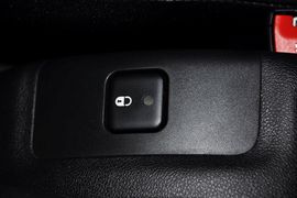 2011款东风标致207三厢