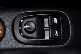 2011款东风标致207三厢