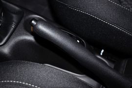 2011款东风标致207三厢