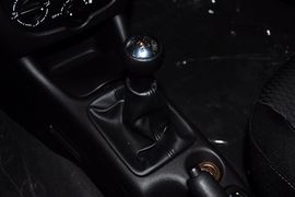 2011款东风标致207三厢