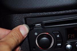 2011款东风标致207三厢