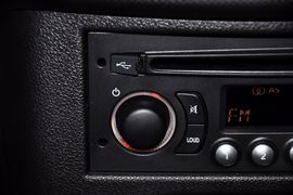 2011款东风标致207三厢