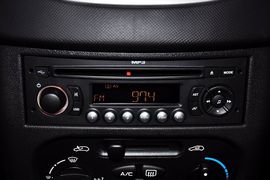 2011款东风标致207三厢