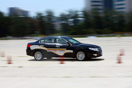 广汽传祺场地试驾