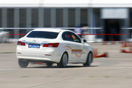 广汽传祺场地试驾