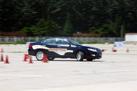 广汽传祺场地试驾