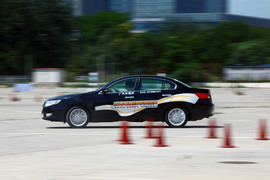 广汽传祺场地试驾