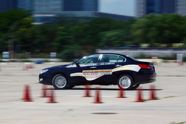 广汽传祺场地试驾