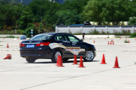 广汽传祺场地试驾