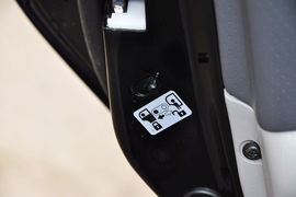 2011款江淮瑞鹰2.0L两驱豪华版