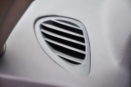 2011款江淮瑞鹰2.0L两驱豪华版