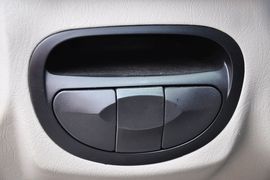 2011款江淮瑞鹰2.0L两驱豪华版