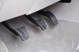 2011款江淮瑞鹰2.0L两驱豪华版