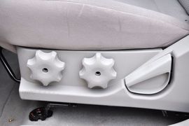 2011款江淮瑞鹰2.0L两驱豪华版