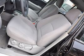 2011款江淮瑞鹰2.0L两驱豪华版