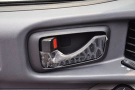 2011款江淮瑞鹰2.0L两驱豪华版