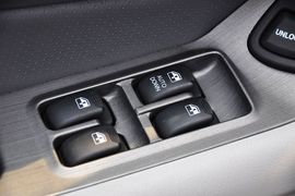 2011款江淮瑞鹰2.0L两驱豪华版