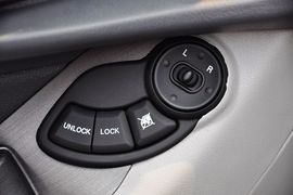 2011款江淮瑞鹰2.0L两驱豪华版