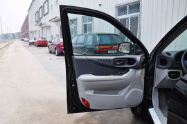 2011款江淮瑞鹰2.0L两驱豪华版