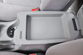 2011款江淮瑞鹰2.0L两驱豪华版