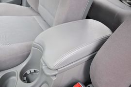 2011款江淮瑞鹰2.0L两驱豪华版