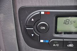 2011款江淮瑞鹰2.0L两驱豪华版