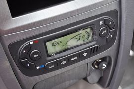 2011款江淮瑞鹰2.0L两驱豪华版