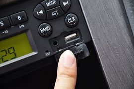 2011款江淮瑞鹰2.0L两驱豪华版