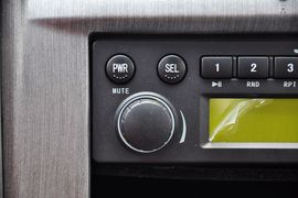 2011款江淮瑞鹰2.0L两驱豪华版