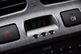 2011款江淮瑞鹰2.0L两驱豪华版