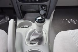 2011款江淮瑞鹰2.0L两驱豪华版