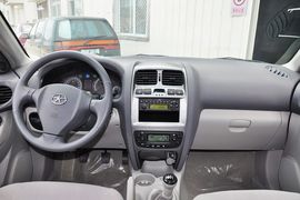 2011款江淮瑞鹰2.0L两驱豪华版