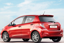 2012款丰田雅力士