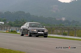 2006款奥迪RS4