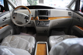 2008款丰田普瑞维亚3.5L豪华型到店实拍